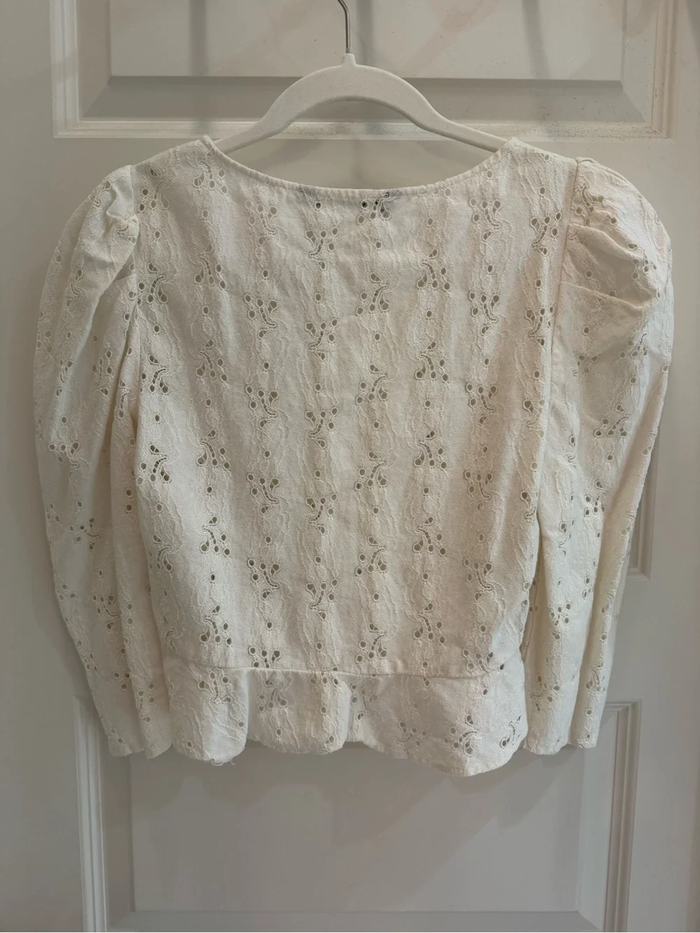 Zara Cream Eyelet Puff-Sleeve Peplum Blouse Size Small